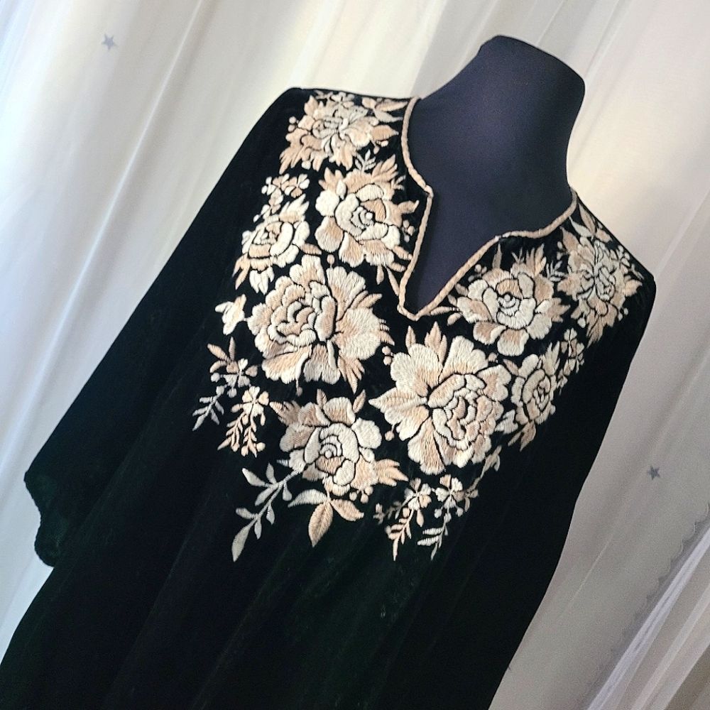 🍒NWOT🍒 JOHNNY WAS OLENNA VELVET TUNIC